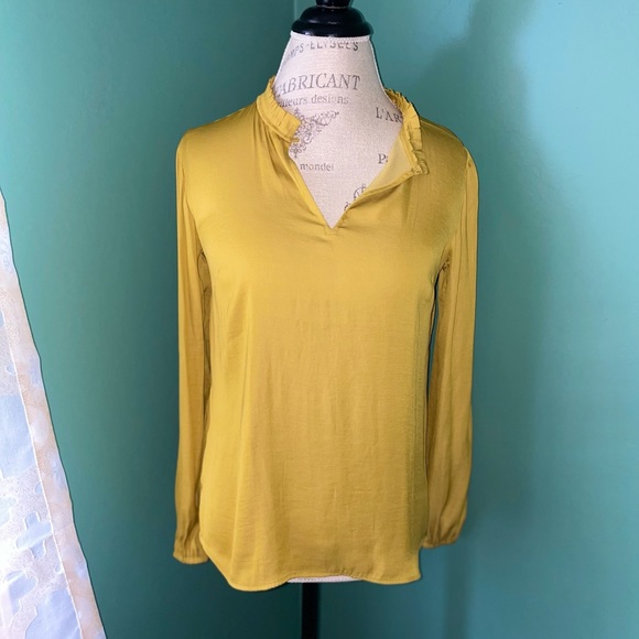 New with Tags Ann Taylor LOFT Blouse - Picture 2 of 4